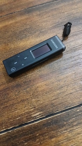 Samsung mp3 player 1gb - mp3,