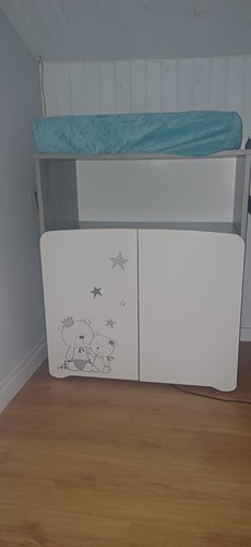 Lit bébé avec matelas - lit,