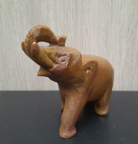 Eléphant sculpté pierre - sculpté,
