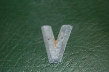 Ancienne - petite Lettre Enseigne En plomb - Mobilier Industriel : V - 3 cm -