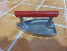 Ancien petit fer à repasser -