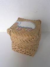 Boîte en paille de riz avec
