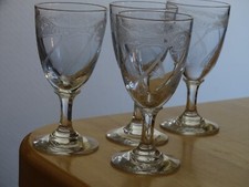 4 ANCIENS VERRES APERITIF