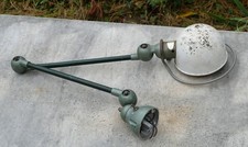 Lampe industrielle Jieldé à deux bras avec abat-jour peint en blanc TIN25JLD001