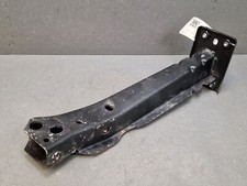 Tirant berceau avant droit -