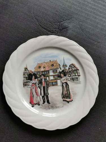 Assiette décor alsacien - décor,