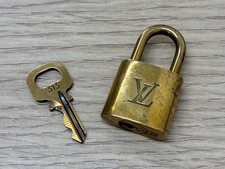 Cadenas LOUIS VUITTON doré