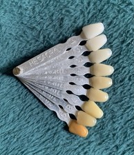 ANCIEN ÉVENTAIL NUANCIER DENTS 