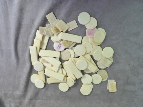Lot jetons jeu - de,