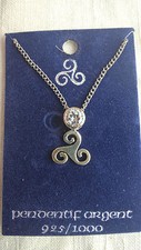 Pendentif Triskel Verre