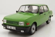 MODELCAR - Voiture de 1985 couleur verte - WARTBURG 353 - 1/18 - MOD18062