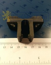 Butée plastique de maintien de barre de torsion de malle arrière Peugeot 504 cc