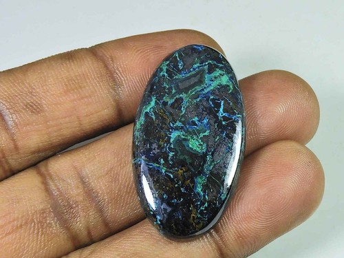 Cabochon ovale shattuckite