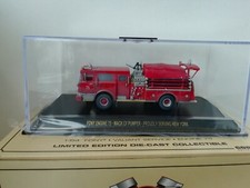 Moteur Code 3 FDNY 75-Mack CF Pumper fièrement desservant New York au 1:64 en...