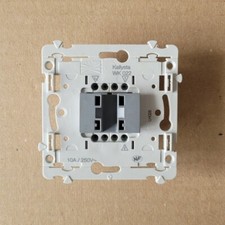 HAGER WK022 - 1 mécanisme Poussoir inverseur Kallysta 1O+1F