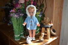 mateaux bleu avec capuche poupee corolle mode travaux marie franco ,,