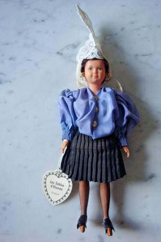 Ancienne poupee regionale - poupee,
