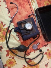 Ancien Tensiomètre Et Stéthoscope