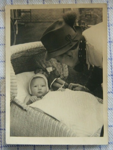 Photo homme bébé - , poussette