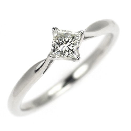 Bague diamant taille princesse