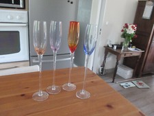 4 gigantesques flutes à