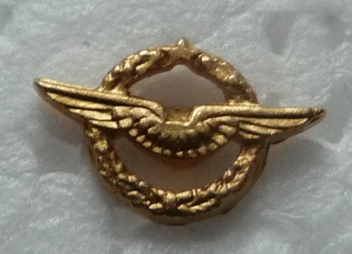 Pin militaire un - pin's,