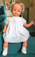 Poupée RAYNAL Bébé animé parle rit pleure bouge la tête 58 cm + habits 1974 TBE