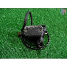 Pompe de frein avant droit