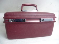 VANITY CASE rigide bordeaux  très bon état