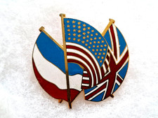 Un insigne militaire " État