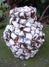 Ancien et original petit vase