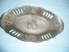 Plat ancien en étain fin