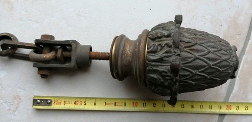 Pomme pin en bronze - e3-,
