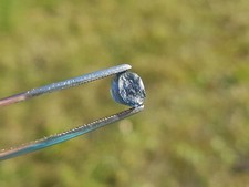 Saphir bleu brut de Madagascar