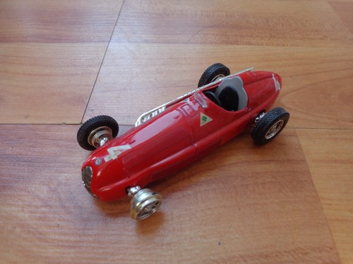 Modèle réduit course alfa - de,