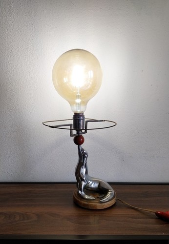 Lampe art deco figurant une - lampe,