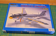 MAQUETTE GRUMMAN EA-6B  PROWLER   1/72