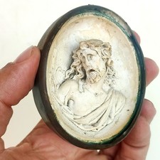 ANCIEN MEDAILLON RELIQUAIRE  EX-VOTO CHRIST EN PLÂTRE XIXeme