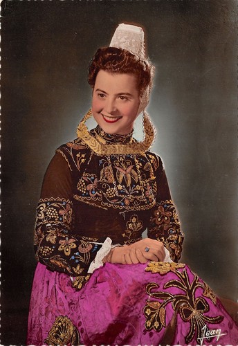 29-COSTUME
