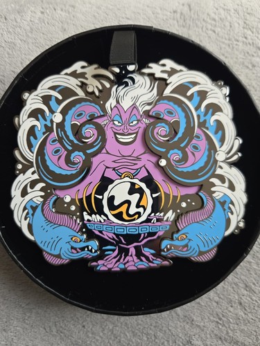 Pin jumbo ursula - pin's,