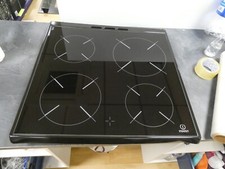 plaque vitrocéramique pour cuisinière Indesit model  i6v6c1ax/fr  (occasion )
