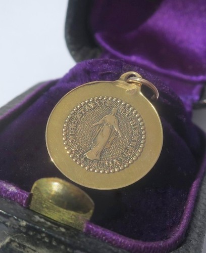 Médaille pendentif biface 19e