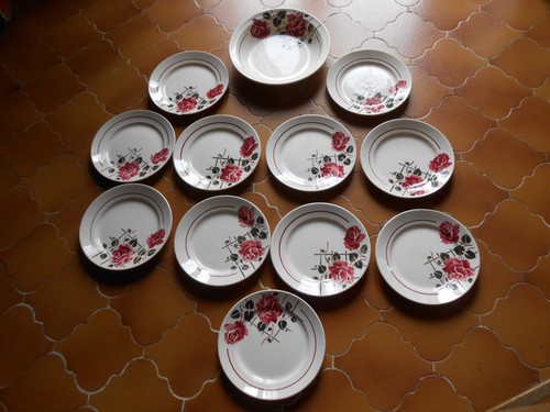 Assiettes plates 1 plat - 11, et