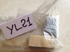 Yamaha 21V-21717-00 XTZ660 TDR125 FJR1300 YTM200 caoutchouc cache latéral seat