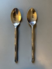 lot 2 grandes cuillères fendues inox vintage design manche ondulé Franor table