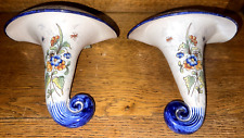 paire de corne abondance en faîence signée "montagnon"