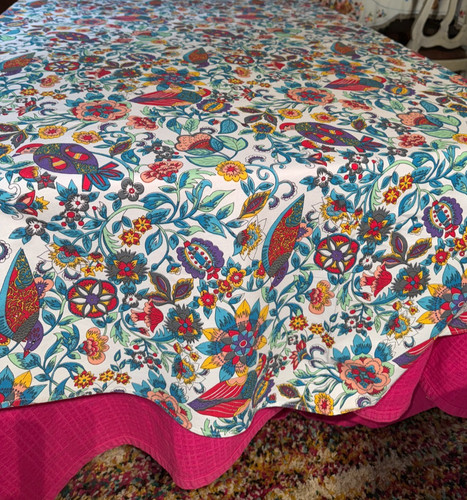 Nappe ovale vintage mais neuve