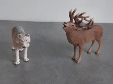 Deux figurines univers - figurines, l'univers