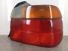 Feu arriere principal droit