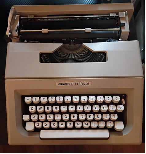 Vintage olivetti lettera - vintage, 25